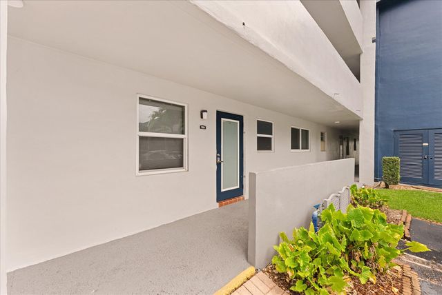 7807 Golf Cir Drive 109, Margate, FL 33063