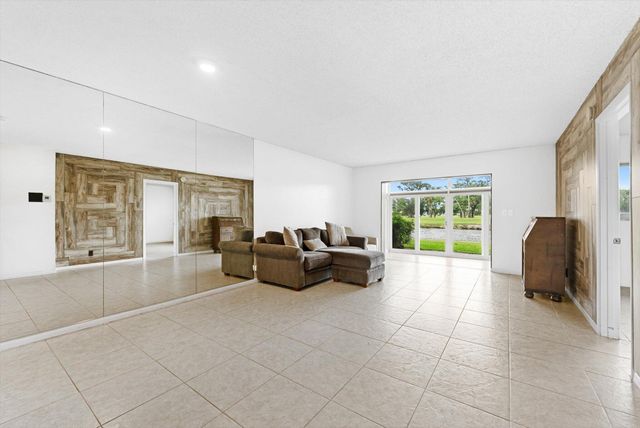 7807 Golf Cir Drive 109, Margate, FL 33063