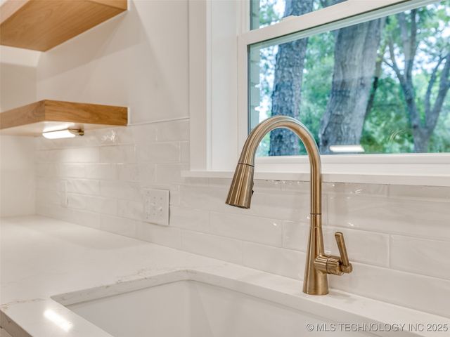 11702 S 75th East Avenue, Bixby, OK 74008