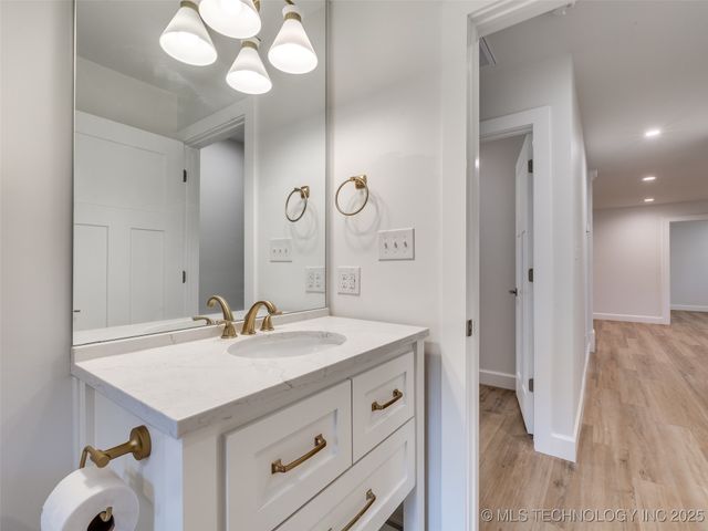 11702 S 75th East Avenue, Bixby, OK 74008