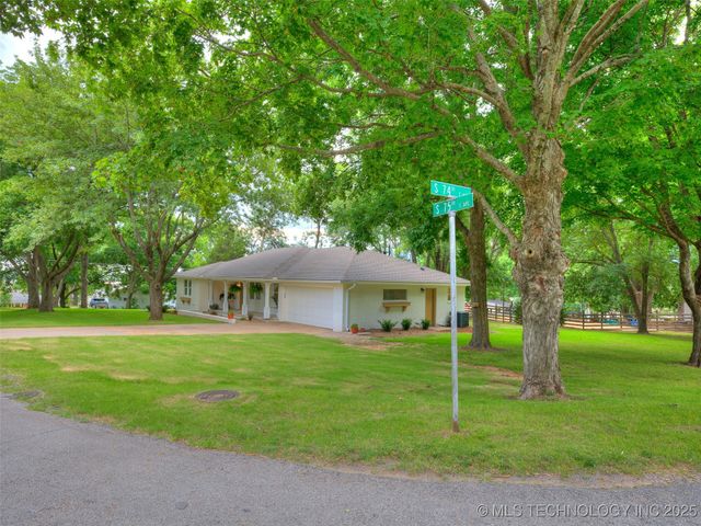 11702 S 75th East Avenue, Bixby, OK 74008