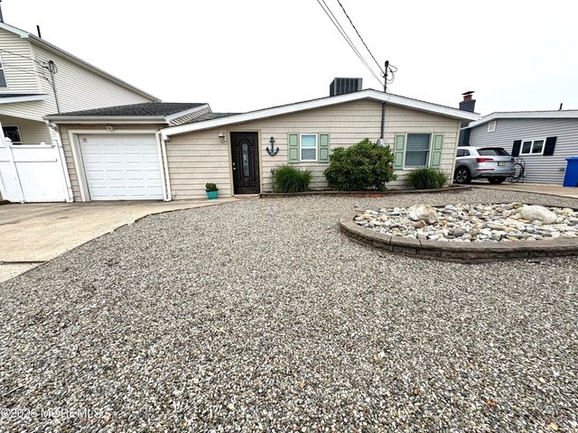 63 Lawrence Drive, Manahawkin, NJ 08050