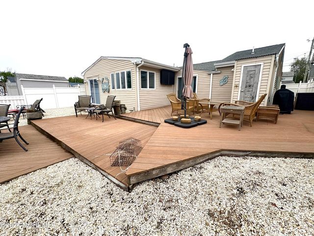 63 Lawrence Drive, Manahawkin, NJ 08050