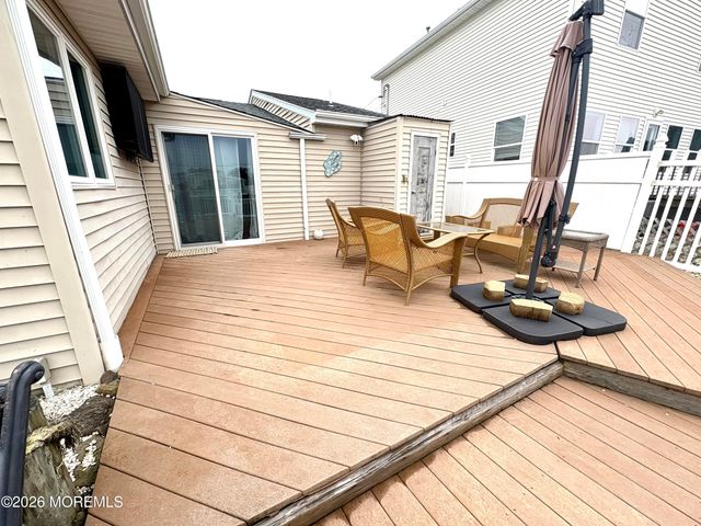 63 Lawrence Drive, Manahawkin, NJ 08050