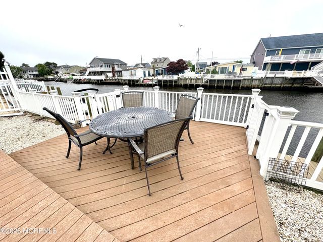 63 Lawrence Drive, Manahawkin, NJ 08050