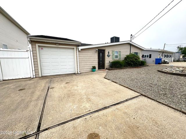 63 Lawrence Drive, Manahawkin, NJ 08050