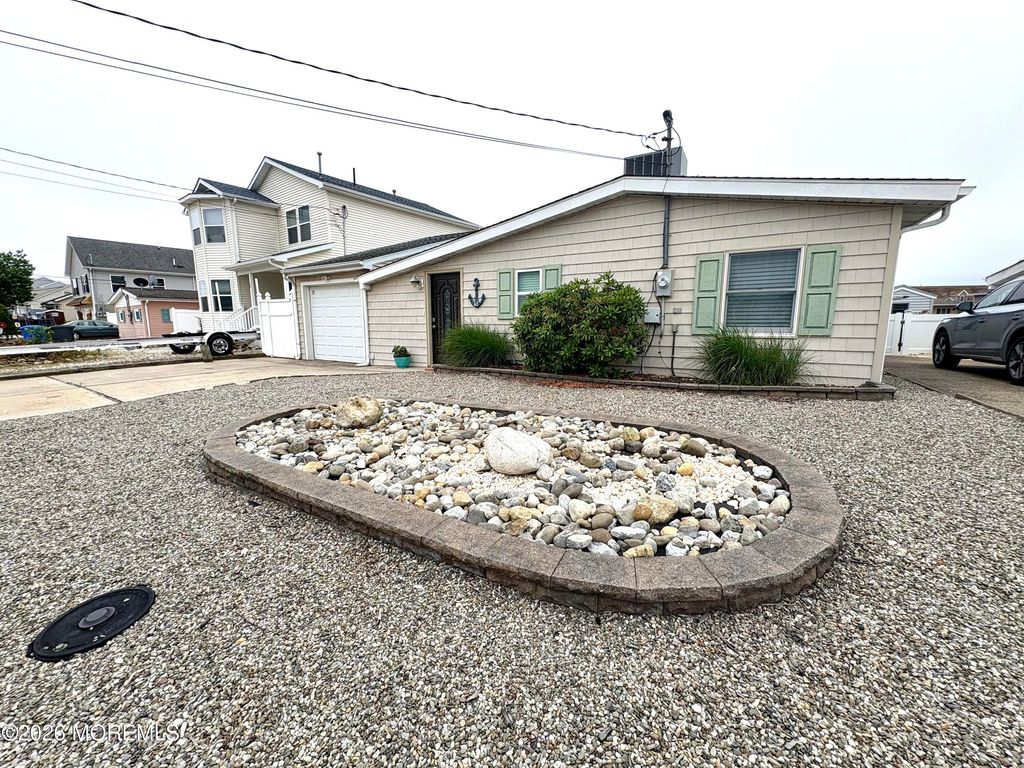 63 Lawrence Drive, Manahawkin, NJ 08050