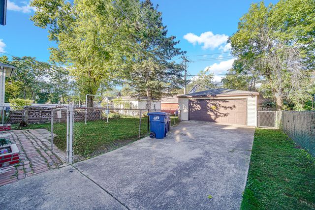 310 S 2ND Avenue N, Maywood, IL 60153