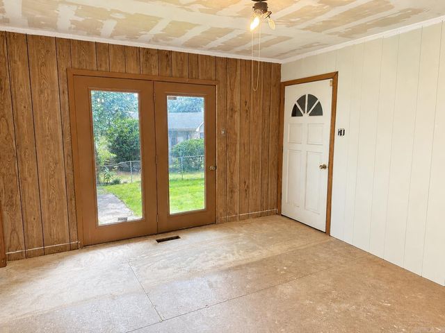 122 Village Rd Drive, Hot Springs, AR 71913