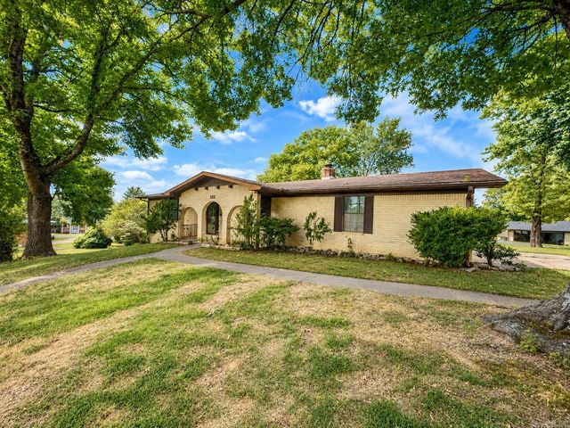 122 Village Rd Drive, Hot Springs, AR 71913