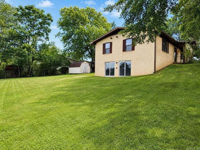 122 Village Rd Drive, Hot Springs, AR 71913