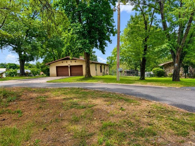 122 Village Rd Drive, Hot Springs, AR 71913