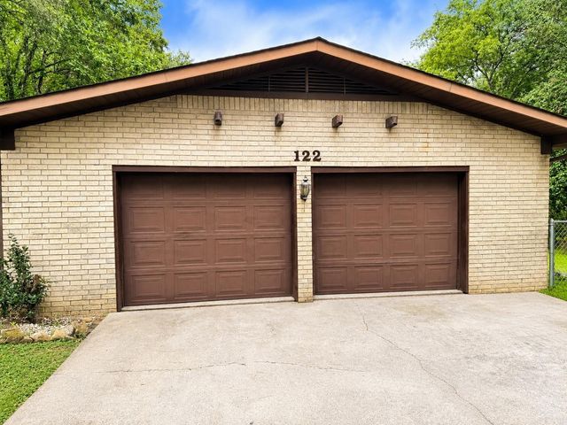 122 Village Rd Drive, Hot Springs, AR 71913