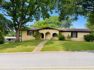 122 Village Rd Drive, Hot Springs, AR 71913