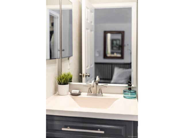 9876 Aftonwood St, Littleton, CO 80126