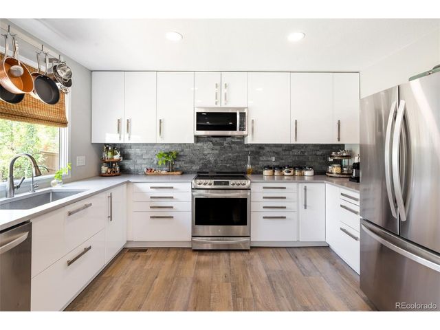 9876 Aftonwood St, Littleton, CO 80126