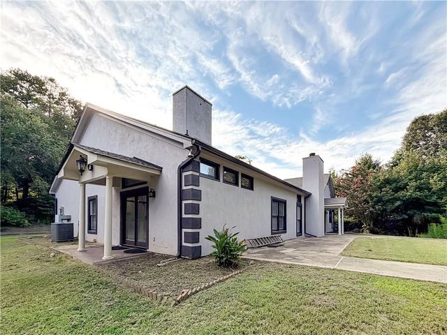 2320 Copper Trail Lane, Buford, GA 30519
