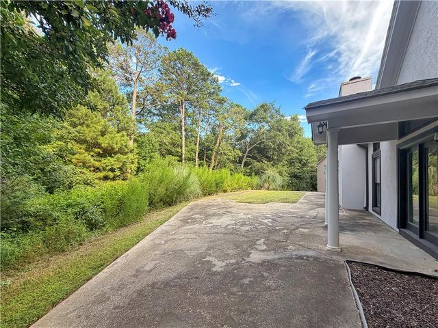 2320 Copper Trail Lane, Buford, GA 30519