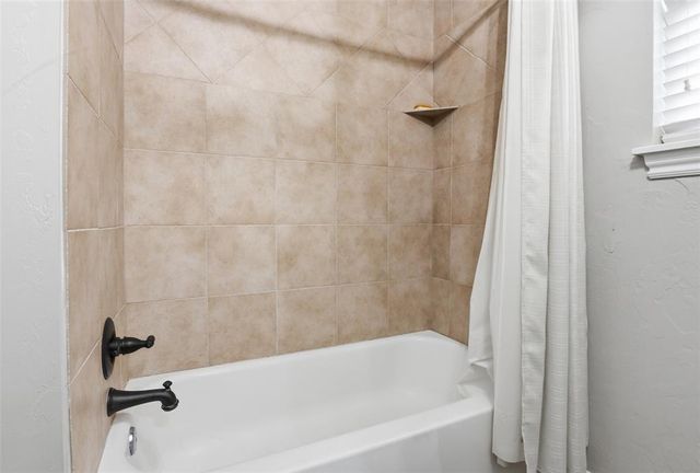 2146 Thomas Trail, Edmond, OK 73003