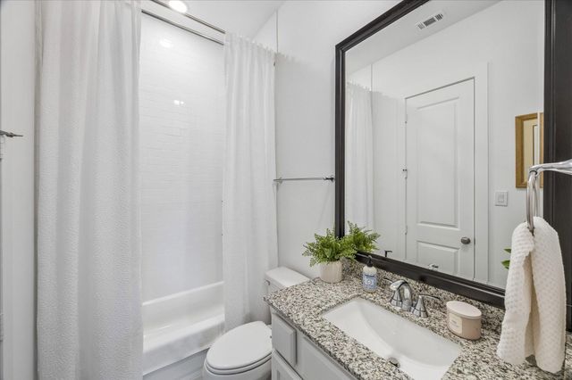 438 Livermore Street, Webster, TX 77598