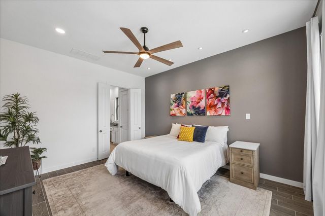 438 Livermore Street, Webster, TX 77598