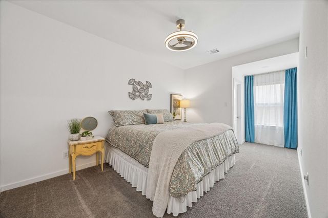 438 Livermore Street, Webster, TX 77598