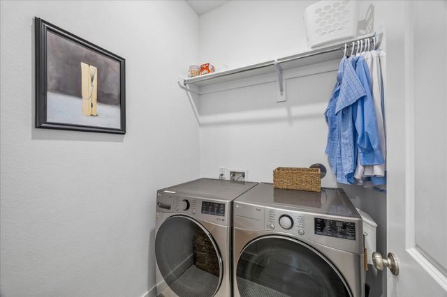 438 Livermore Street, Webster, TX 77598