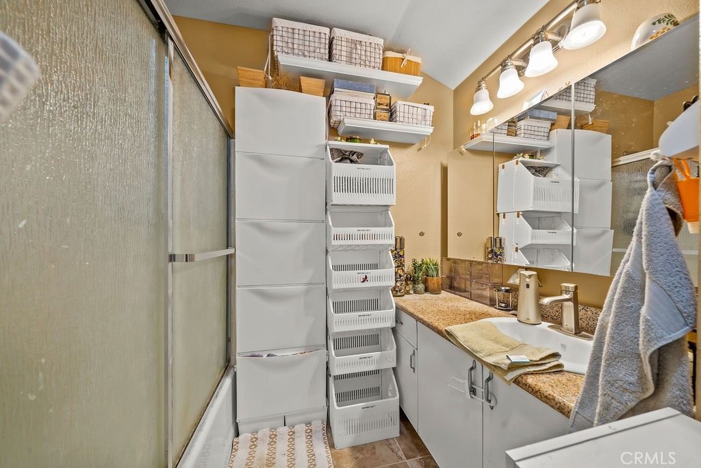 Image 16 of property listing at 50 W Mountain, Pasadena, CA 91103