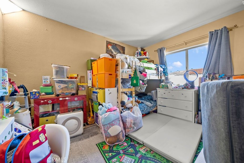 Image 17 of property listing at 50 W Mountain, Pasadena, CA 91103