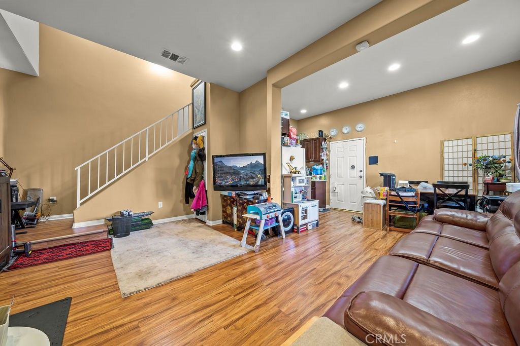 Image 6 of property listing at 50 W Mountain, Pasadena, CA 91103