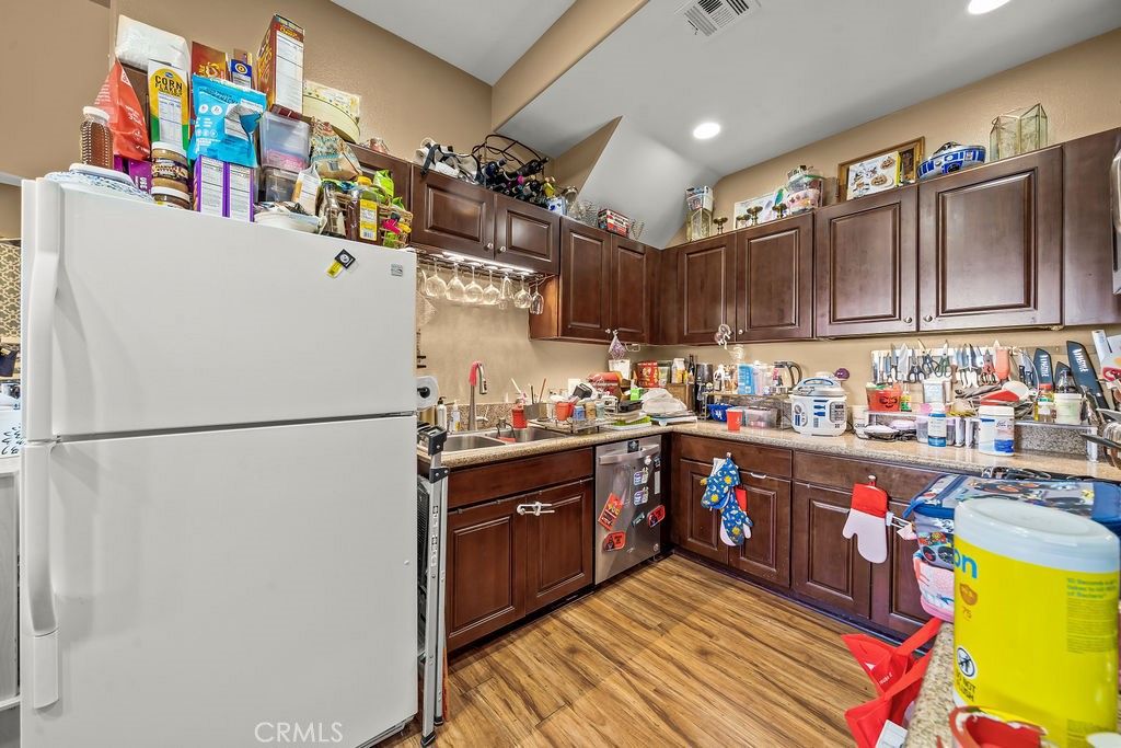 Image 8 of property listing at 50 W Mountain, Pasadena, CA 91103