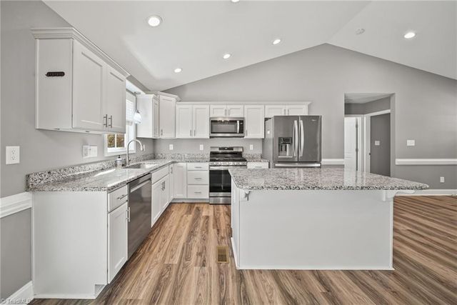 105 Hillside Drive, Thomasville, NC 27360