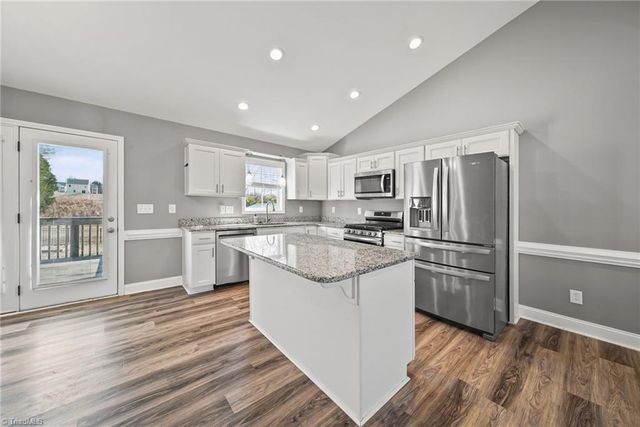 105 Hillside Drive, Thomasville, NC 27360