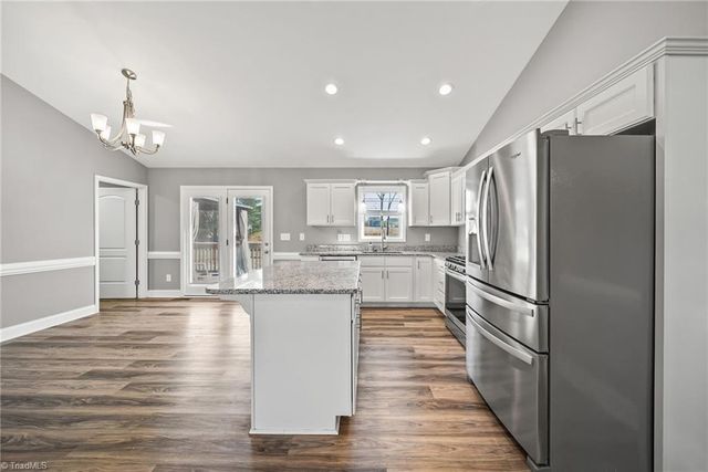 105 Hillside Drive, Thomasville, NC 27360