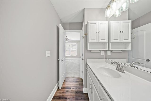 105 Hillside Drive, Thomasville, NC 27360