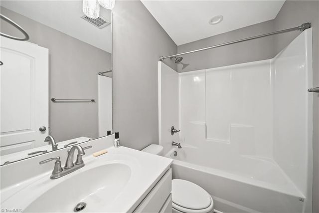 105 Hillside Drive, Thomasville, NC 27360