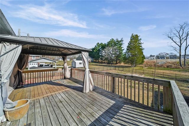 105 Hillside Drive, Thomasville, NC 27360