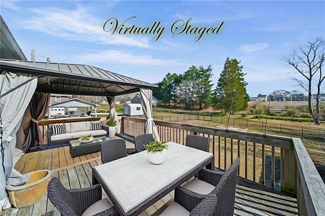 105 Hillside Drive, Thomasville, NC 27360