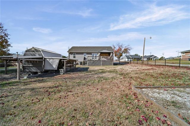 105 Hillside Drive, Thomasville, NC 27360