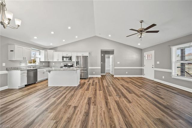 105 Hillside Drive, Thomasville, NC 27360