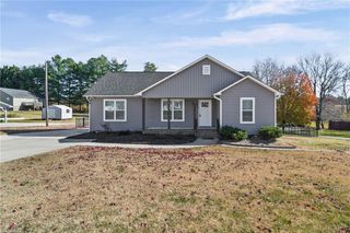 105 Hillside Drive, Thomasville, NC 27360