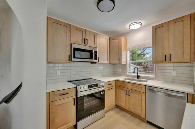 4327 3RD AVENUE S, St Petersburg, FL 33711