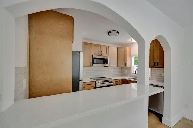 4327 3RD AVENUE S, St Petersburg, FL 33711