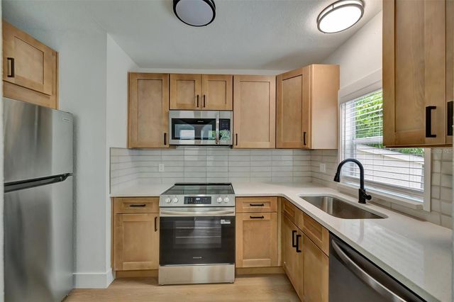 4327 3RD AVENUE S, St Petersburg, FL 33711