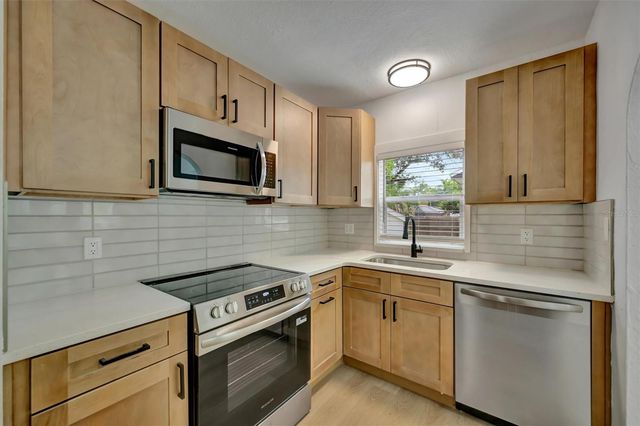 4327 3RD AVENUE S, St Petersburg, FL 33711