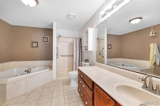 72 Freymuth Road, Lake St Louis, MO 63367