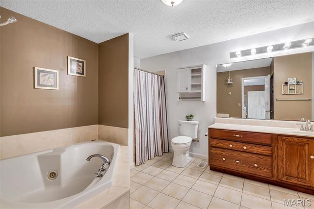 72 Freymuth Road, Lake St Louis, MO 63367