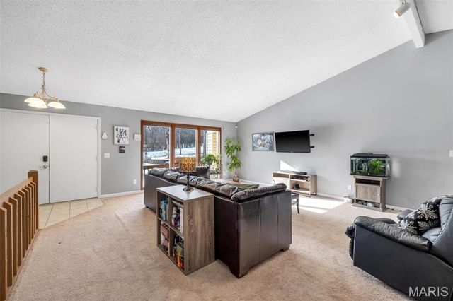 72 Freymuth Road, Lake St Louis, MO 63367