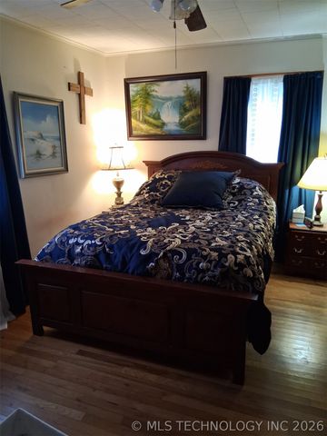 1202 W Broadway Street, Henryetta, OK 74437