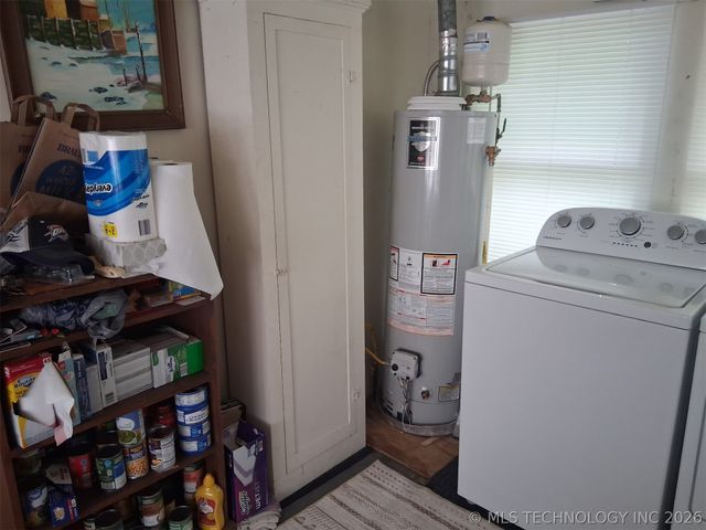 1202 W Broadway Street, Henryetta, OK 74437